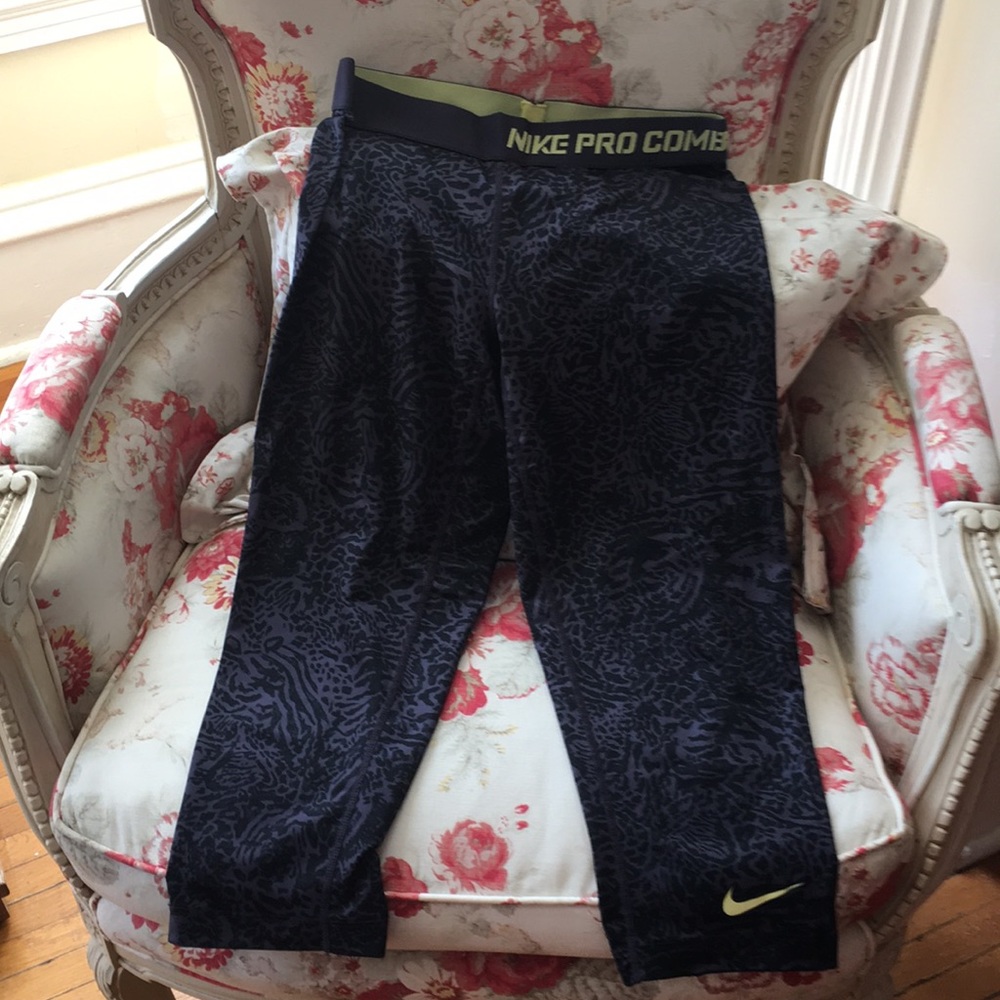 Nike pro combat dri-fit cheetahish crops